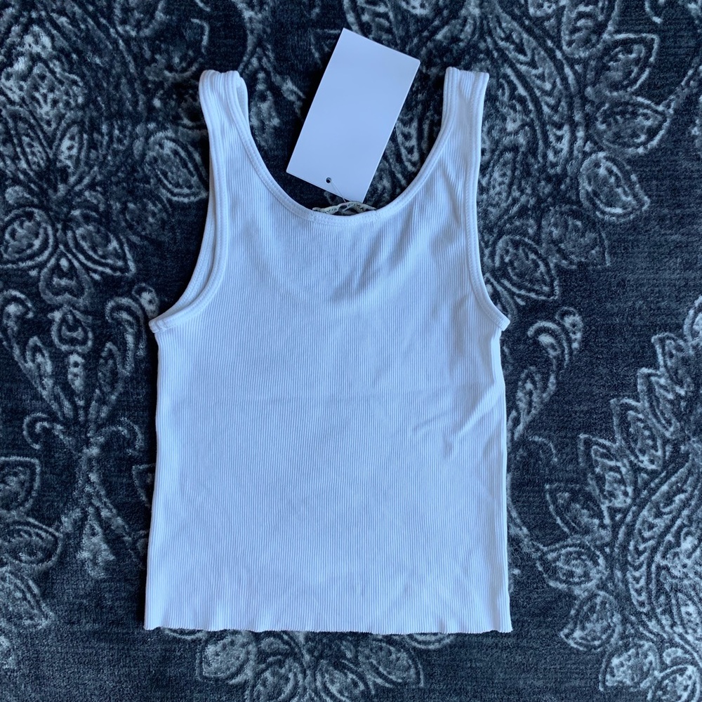 Brandy Melville North Shore Sheena Tank Top - Picture 5 of 5